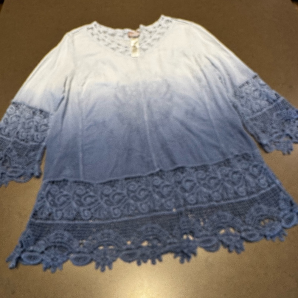 Chicos Gauze & Embroidery Top in Blue Ombre Sz: 3 - Picture 2 of 11